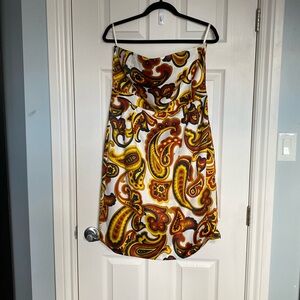 Stunning strapless mini dress.